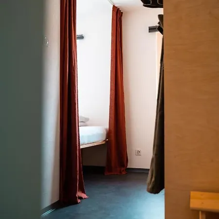 Bogentrakt Hostel-3